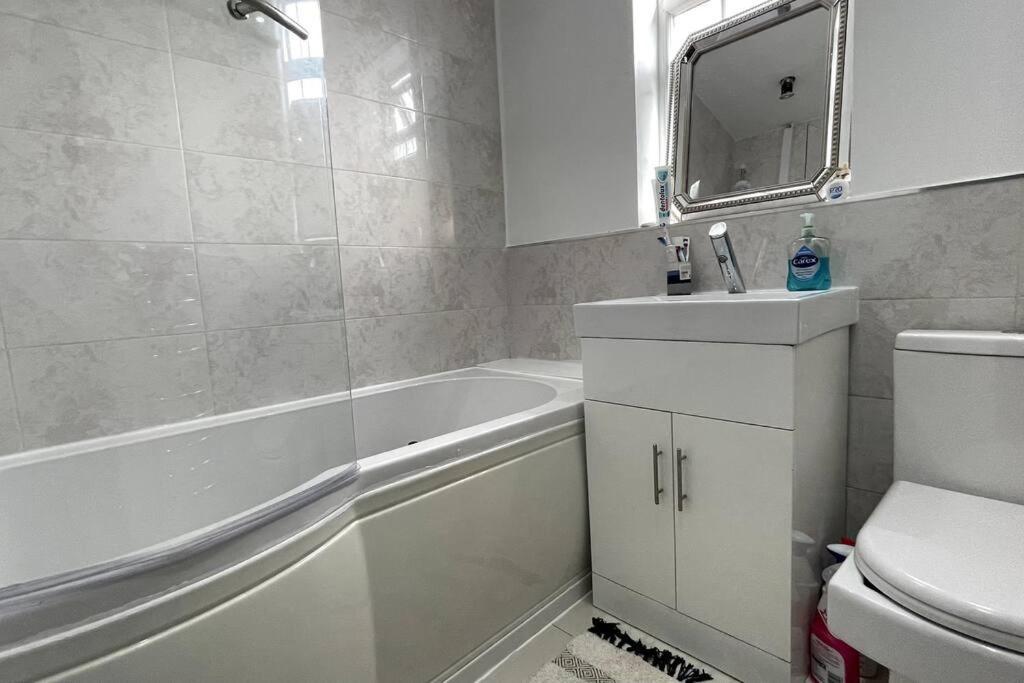 Luxury 2 Bed Duplex Apartment By Yo Room! - Leicester City- Free Parking Exterior foto