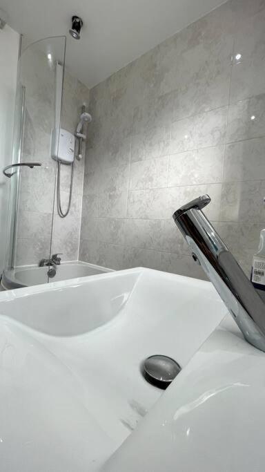 Luxury 2 Bed Duplex Apartment By Yo Room! - Leicester City- Free Parking Exterior foto